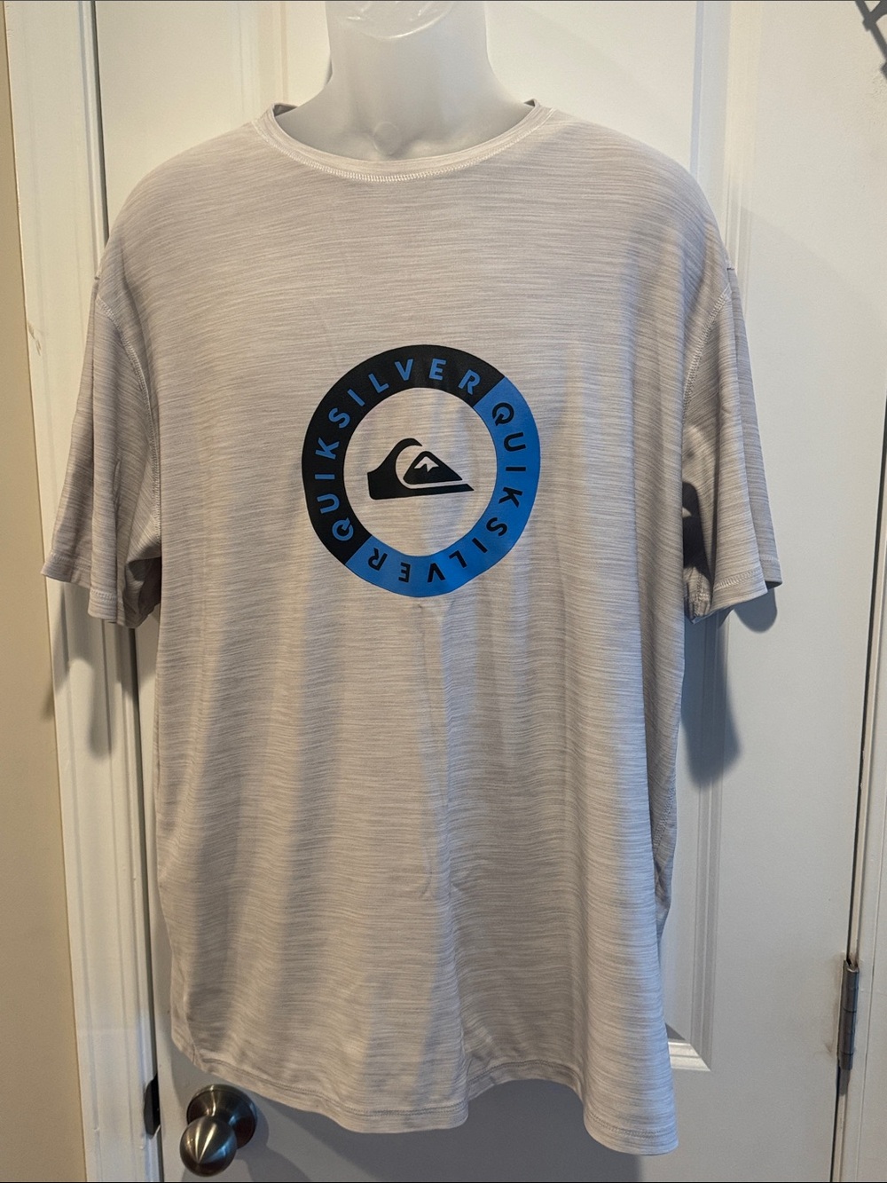 Quiksilver Men’s Light Gray Tee with Blue & Black Logo